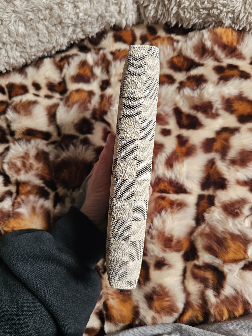 Louis Vuitton Damier Azur Zippy Wallet - White - Picture 5 of 7